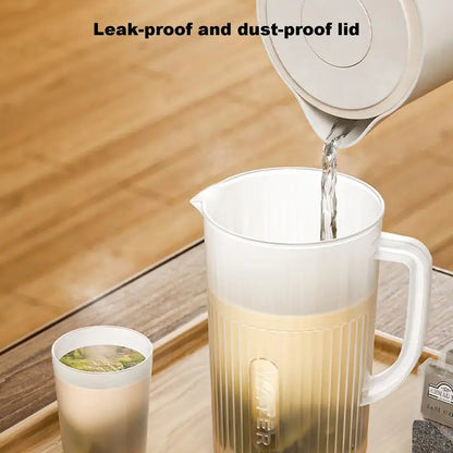 Large Beverage Pitcher With Lid 2.7L