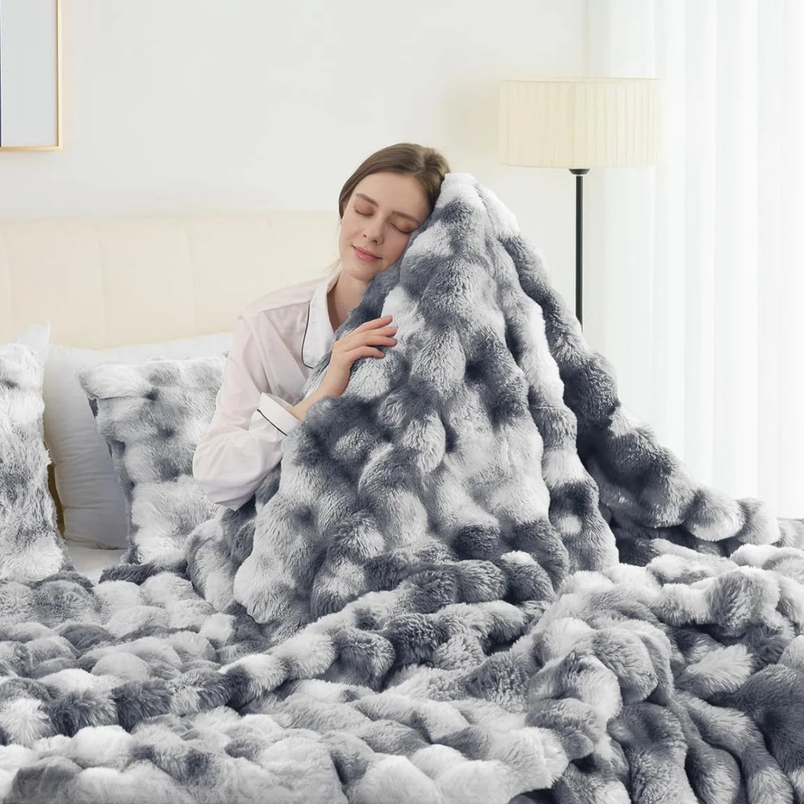 Soft & Cozy Weighted Fleece Blanket