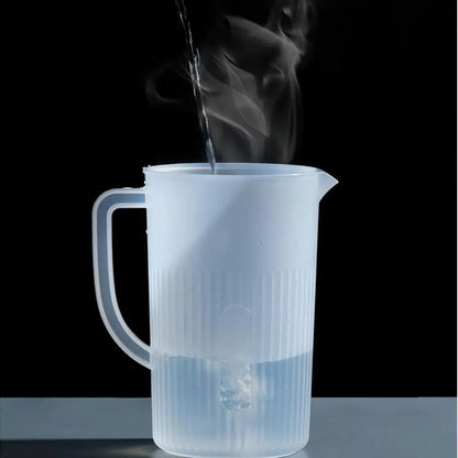 Large Beverage Pitcher With Lid 2.7L