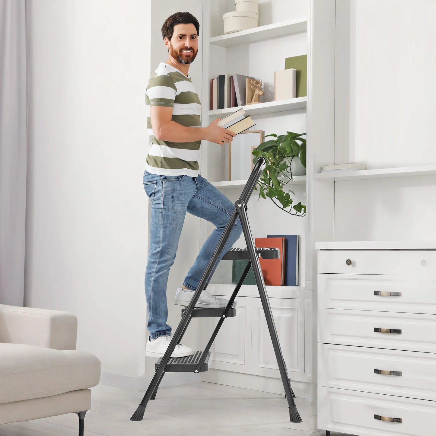 Sturdy Folding Step Ladder with Anti-Slip Pedal, 800lbs Capacity
