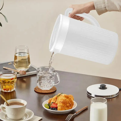 Large Beverage Pitcher With Lid 2.7L