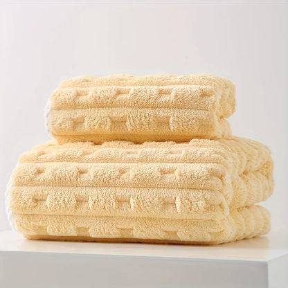 Thick, Oversized Bath Towel - Soft & Absorbent